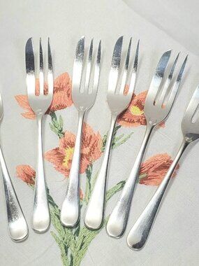 Vintage England Cake/Pastry Forks Set of 6 - Old English Pattern